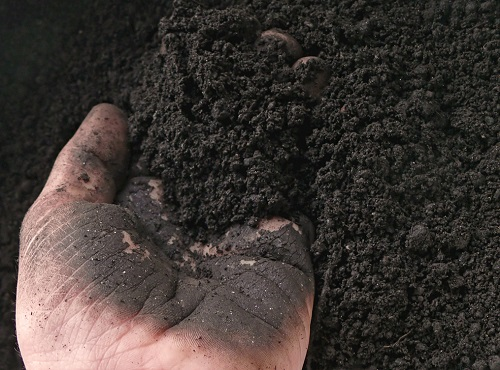 土壤養(yǎng)分檢測儀是農(nóng)戶的好助手 如何挑選購買土壤養(yǎng)分檢測儀